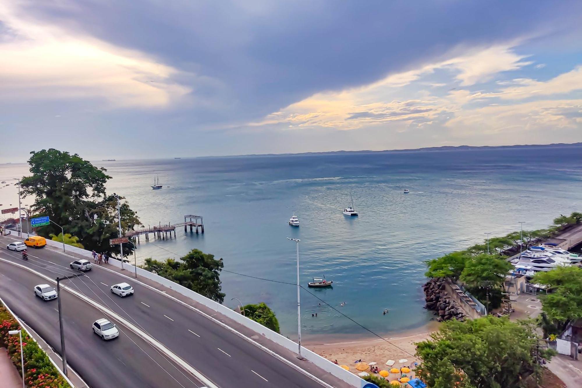 Cloc Marina Vista Mar P/ A Baia De Todos Os Santos Leilighet Salvador Eksteriør bilde